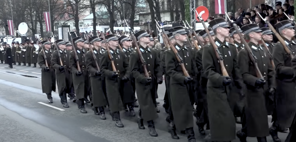 Latvijas svētku dekori, tradīcijas un ēdieni