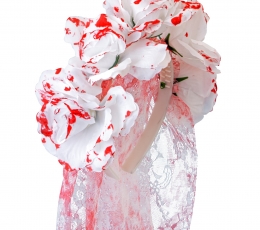 "Asiņainās līgavas" galvas saite 1