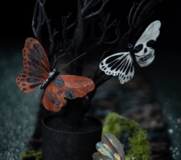 Dekoratīvās piespraudes "Galvaskausa tauriņi" 2