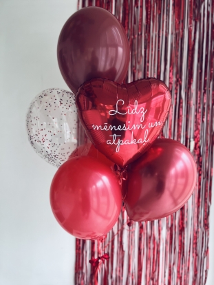 Personalizēta balonu kompozīcija "Valentīndienai" ar šokolādes konfektēm