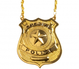 Policijas žetons kaklā 1