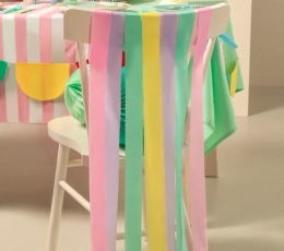 Sienas dekors no kreppapīra, pasteļtoņos 1