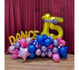 Инсталляция из воздушных шаров "Dance"