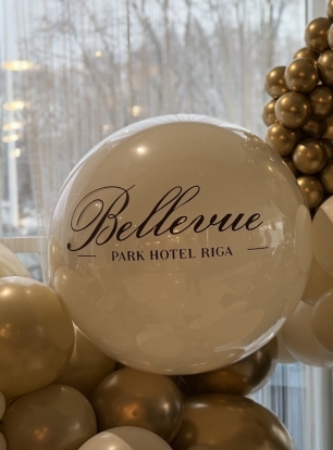 Индивидуальная наклейка на воздушный шар "Bellevue park hotel''