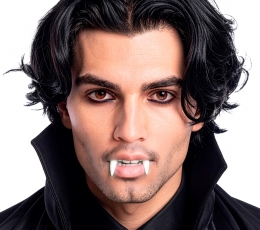 Клыки вампира, светящиеся в темноте 3